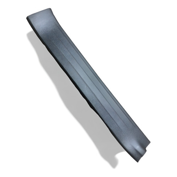 Soleira Dianteiro Esquerdo Porta Toyota Hilux 2017 A 2023 Preto