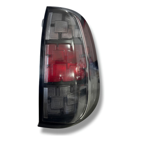 Lanterna Quadriculado Traseira Direita Fiat Uno 2016 - Direito/passageiro - Água