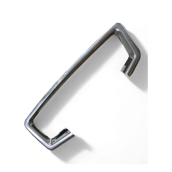 Frizo Do Farol De Milha Toyota Hilux Esquerdo 2017 A 2019  Cromado