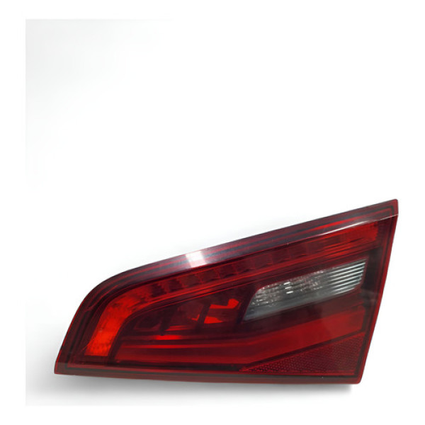 Lanterna Tampa Traseira Direita Audi A3 Sportback 2013  2016 Direito/passageiro Vermelho